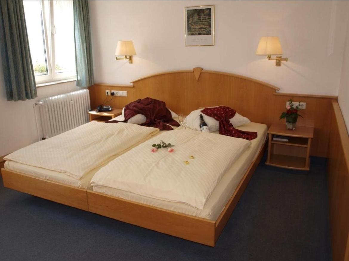 Hotel Gasthof Baeren Weingarten  Ngoại thất bức ảnh