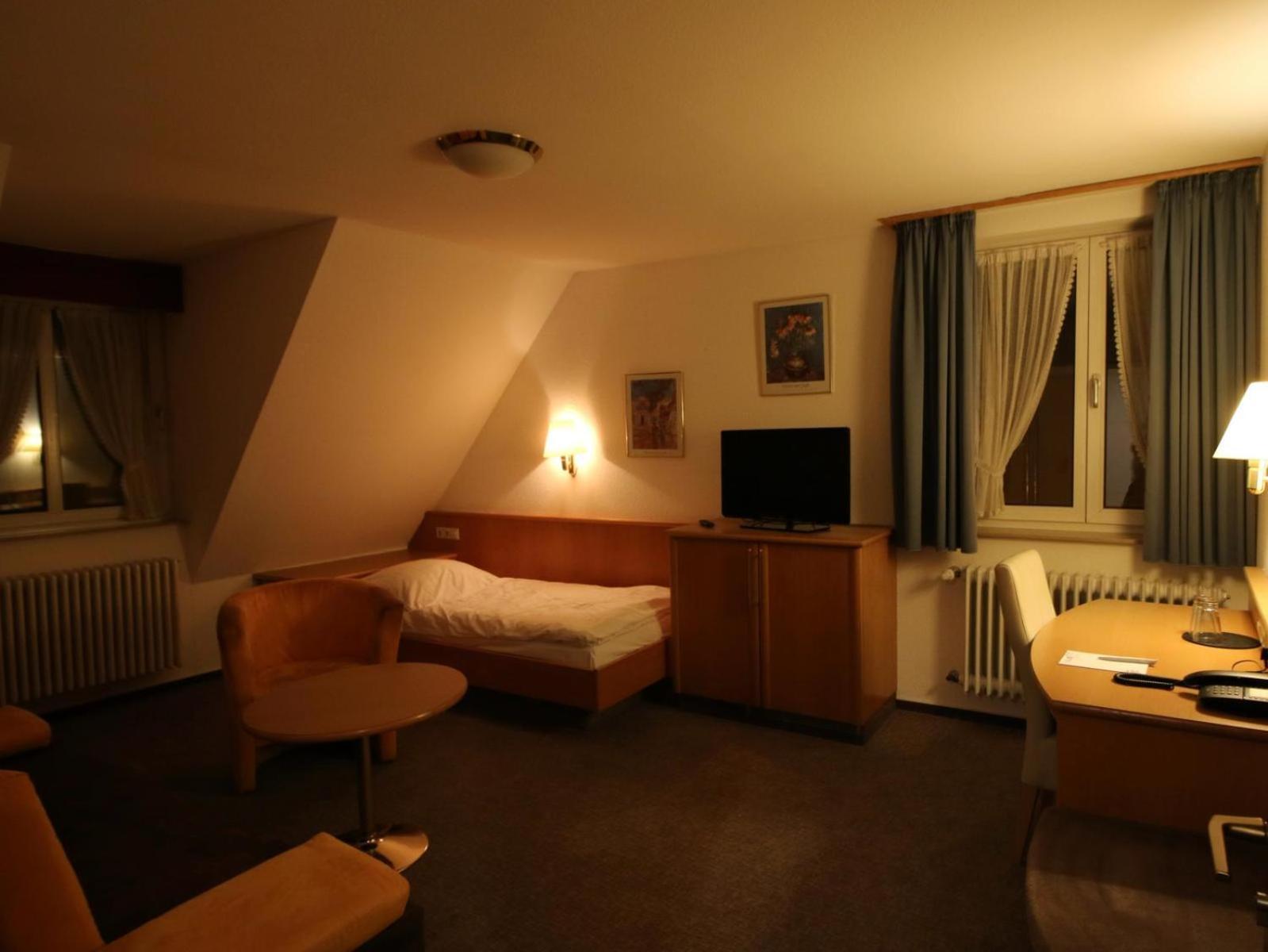 Hotel Gasthof Baeren Weingarten  Ngoại thất bức ảnh