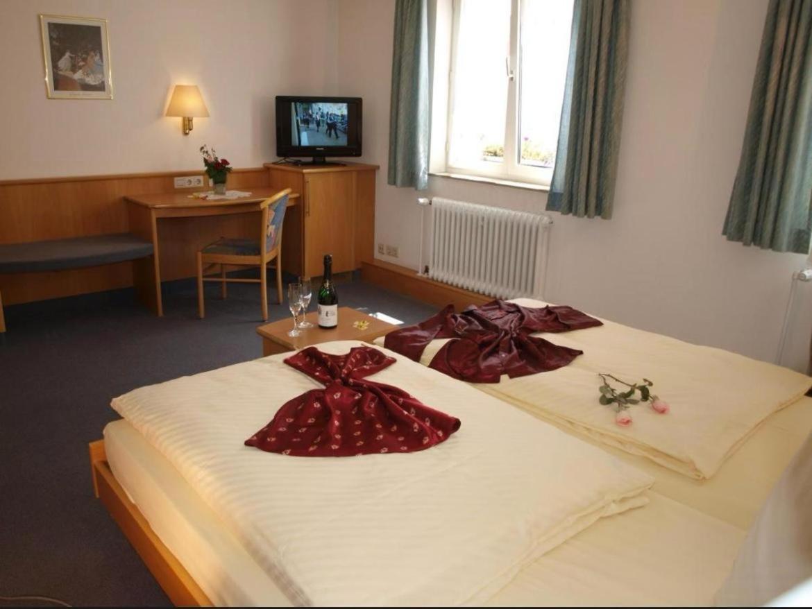 Hotel Gasthof Baeren Weingarten  Ngoại thất bức ảnh