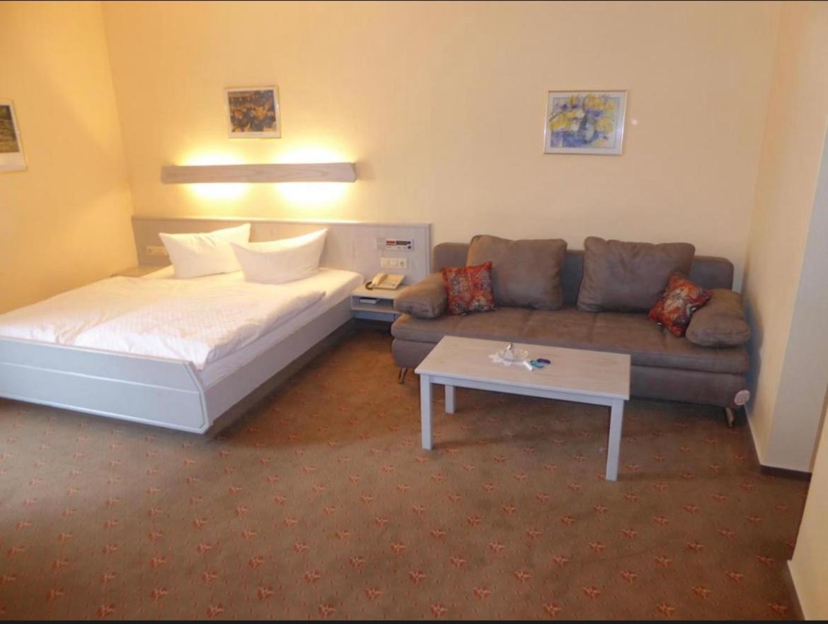 Hotel Gasthof Baeren Weingarten  Ngoại thất bức ảnh