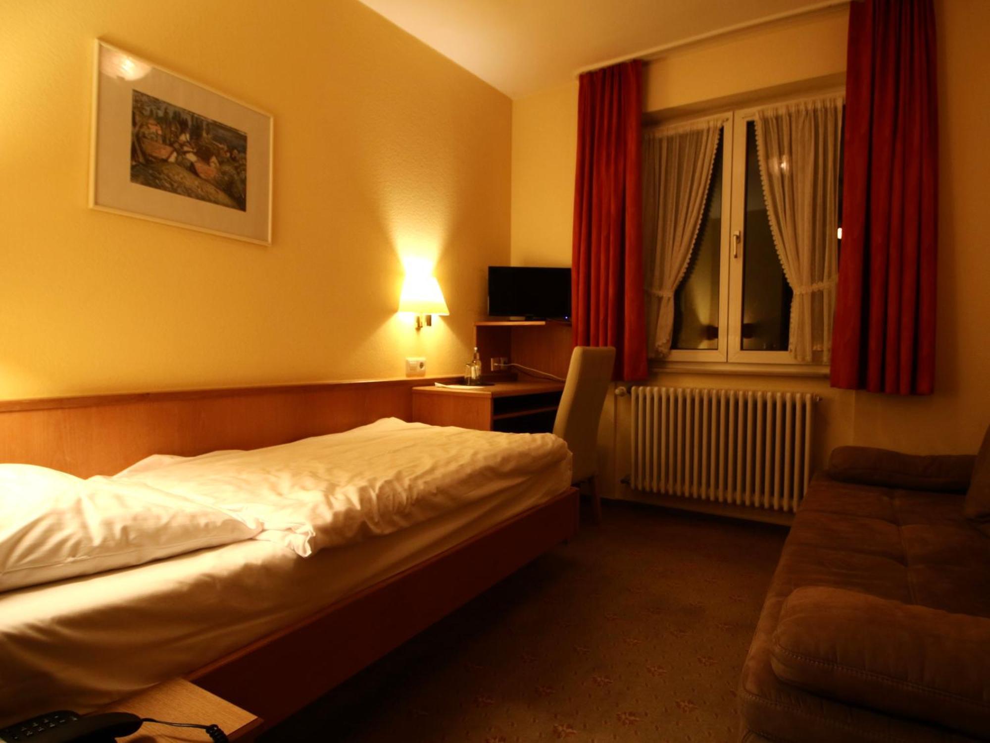 Hotel Gasthof Baeren Weingarten  Ngoại thất bức ảnh
