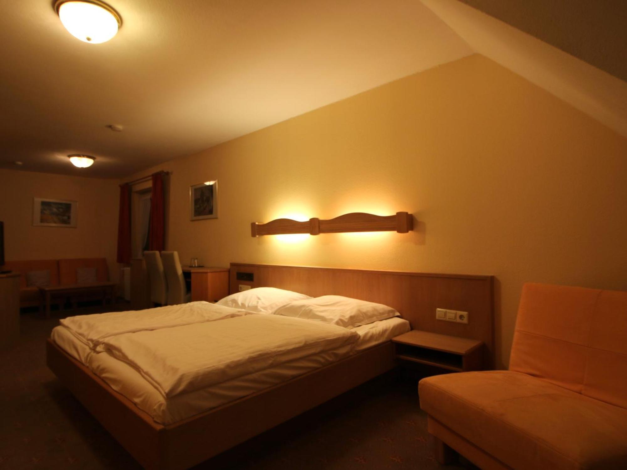 Hotel Gasthof Baeren Weingarten  Ngoại thất bức ảnh